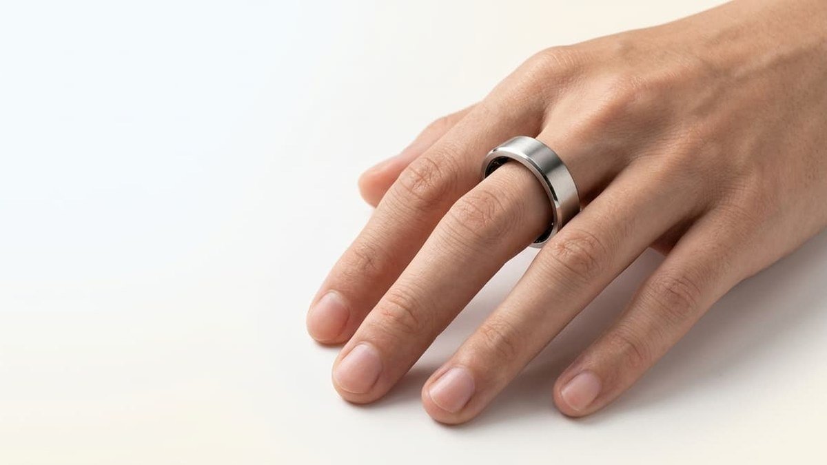 Best Smart Ring 2026: Oura Ring 5 vs Samsung Galaxy Ring vs Amazfit Helio Ring