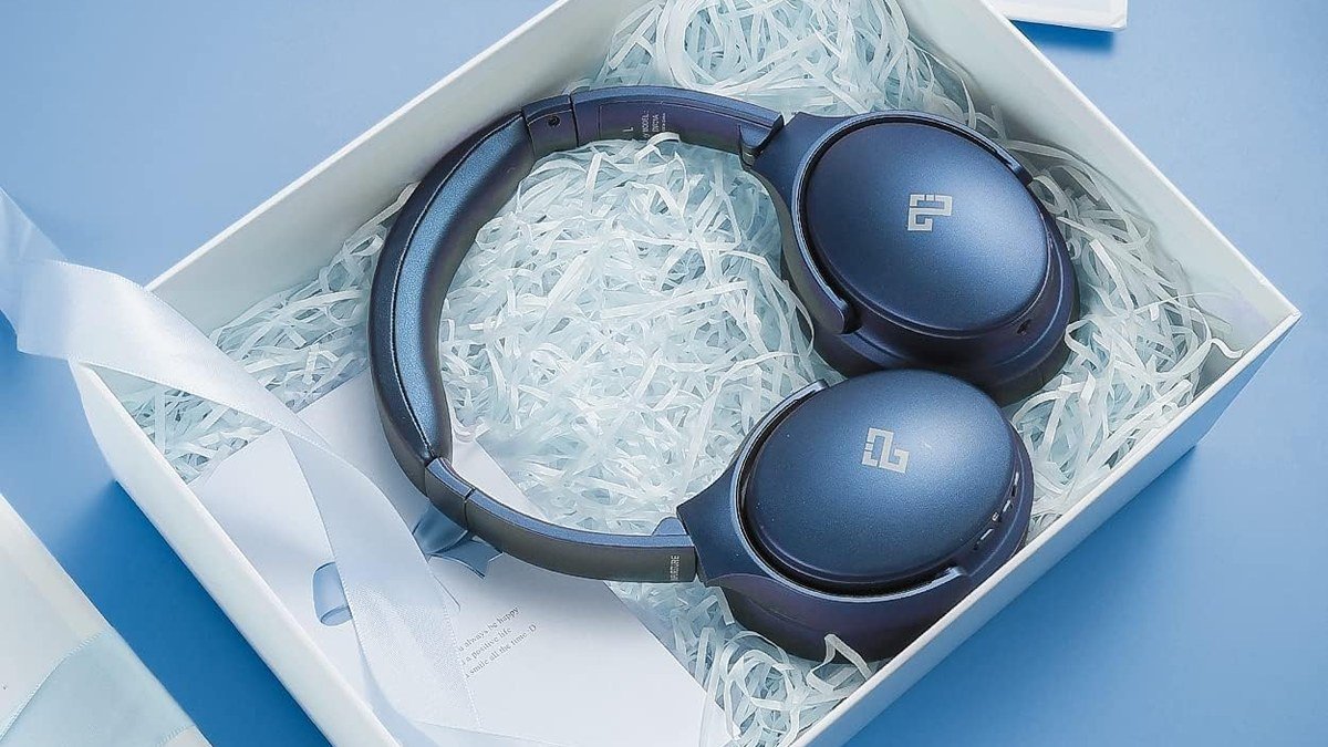 Best Tech Gifts for Men 2026: 18 Gifts He'll Actually Use