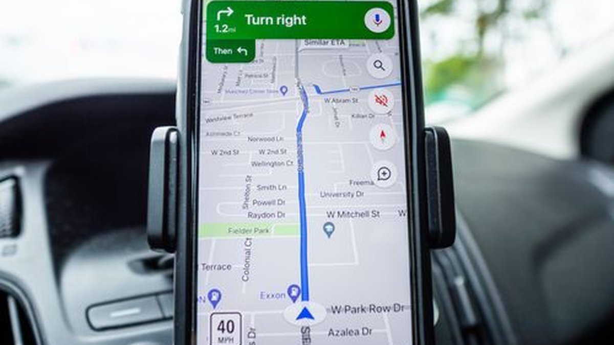 Best car phone mounts of 2026 holding phone on dashboard