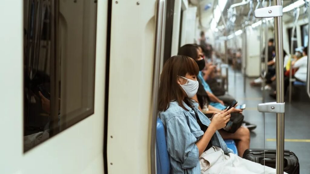 Best privacy screen protectors of 2026 blocking side views on subway