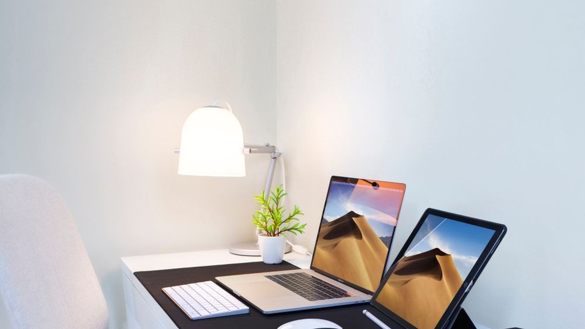 Best gifts for remote workers 2026 home office desk setup upgrades