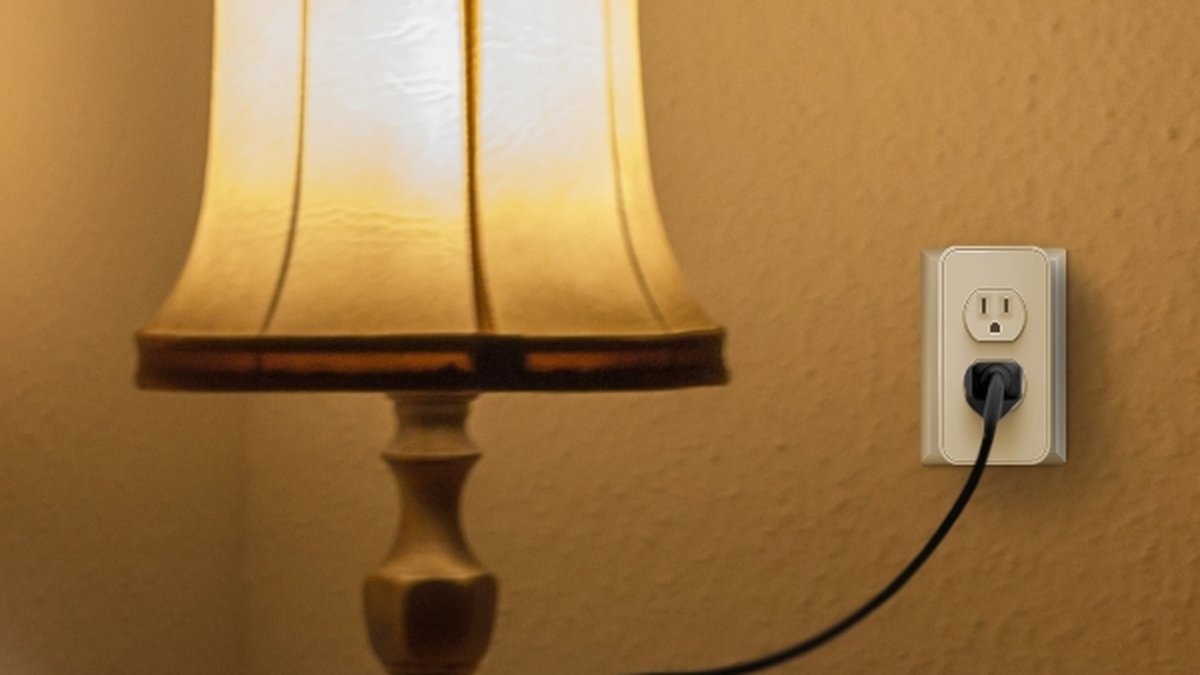 mini smart plug controlled by smartphone app