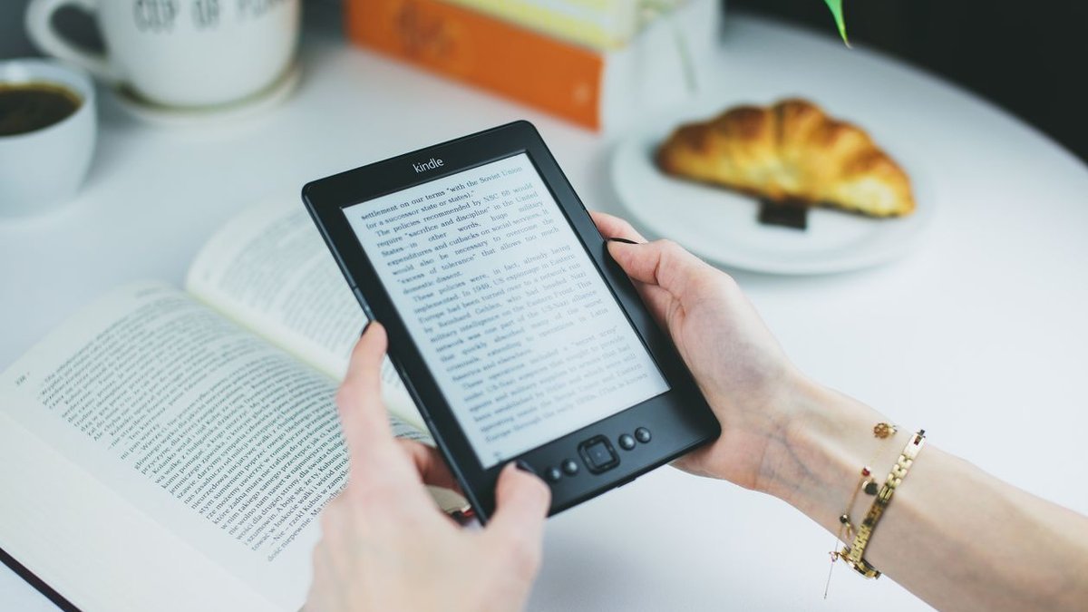 e-ink display close-up best tablets for reading