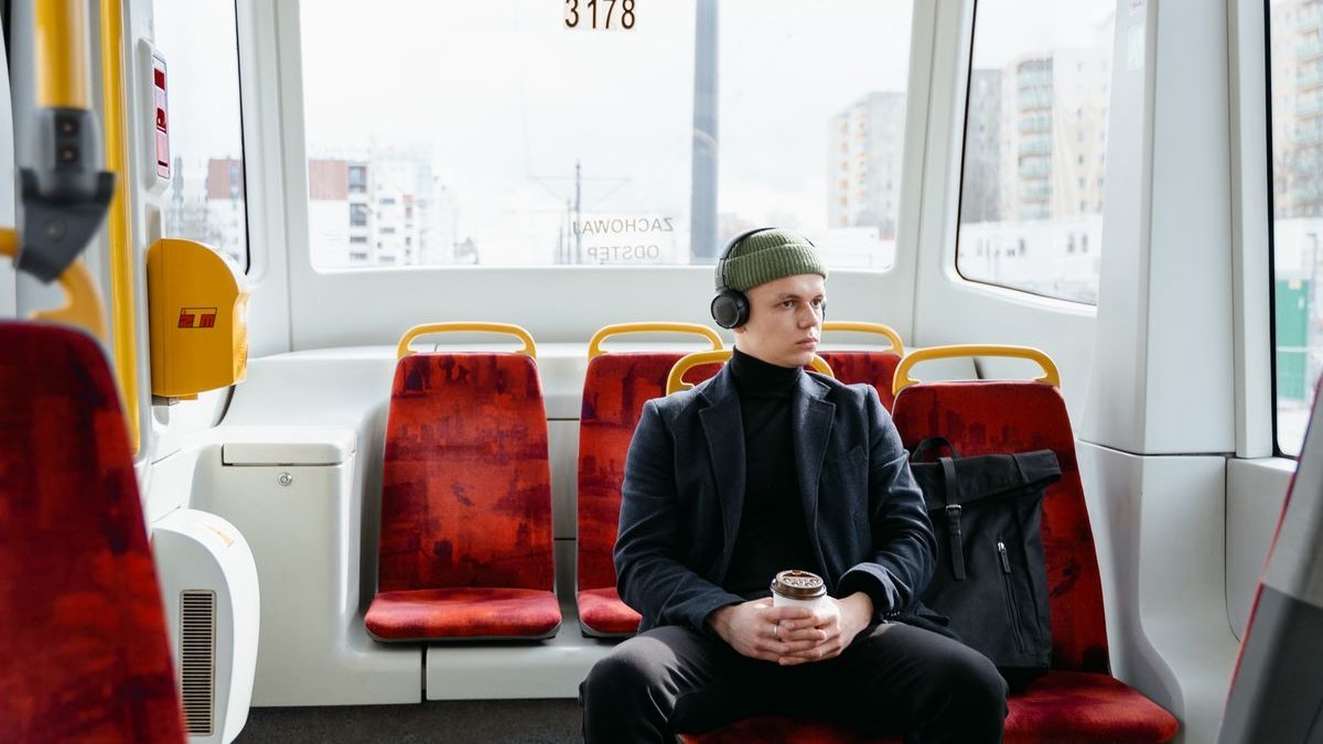 best over ear headphones for commuting with noise cancelling
