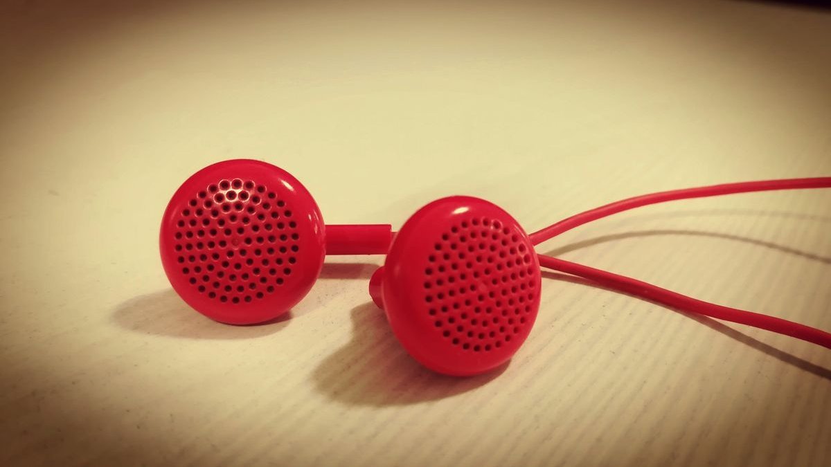 close-up of best wired iems earbud design