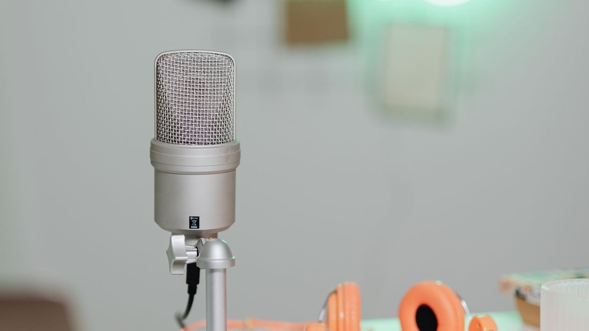 Creator recording with one of the best studio microphones for creators 2026 in a home setup