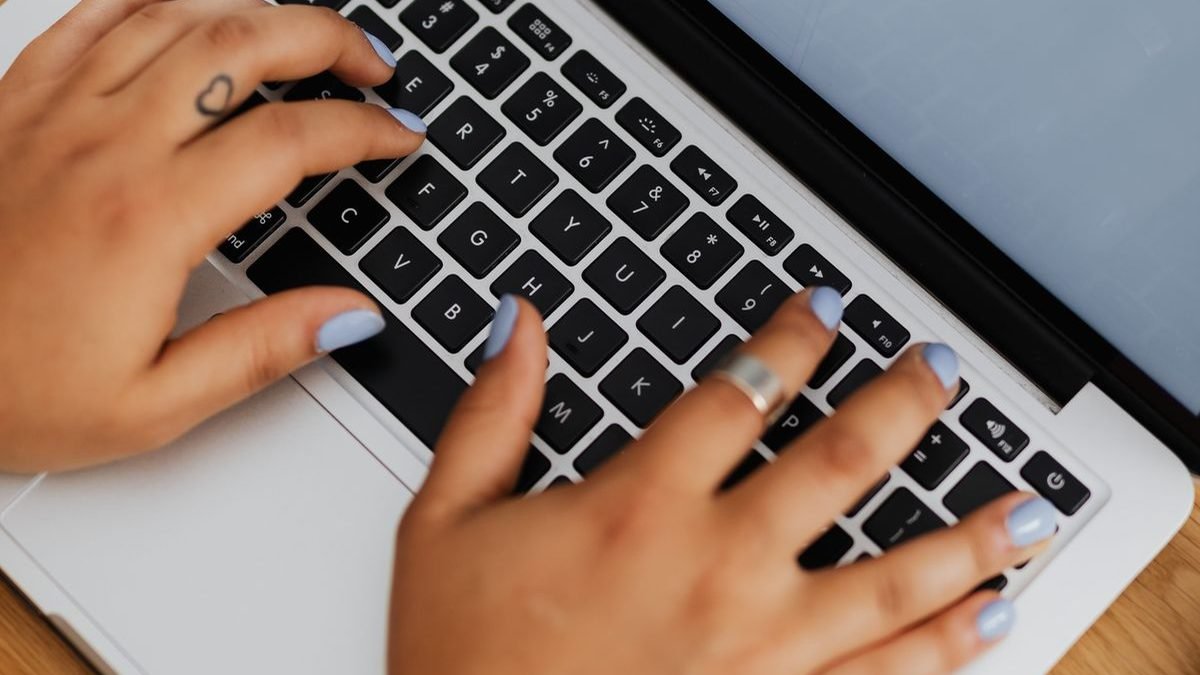 comfortable quiet keyboard for office work typing