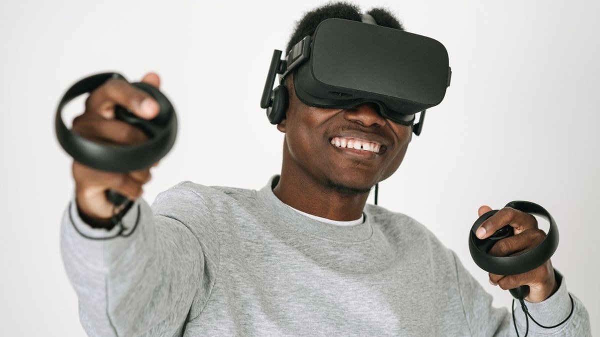 Anker-style VR charging dock - best VR accessories 2026
