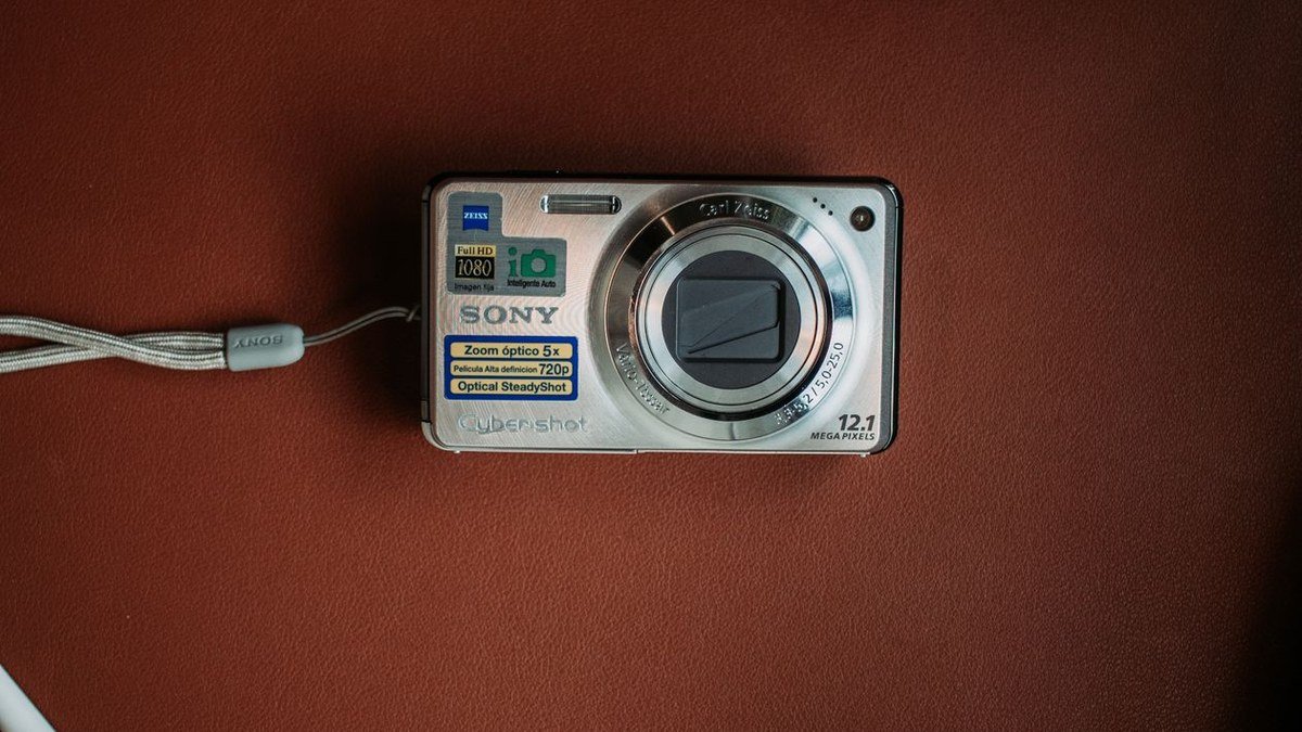 beginner mirrorless camera with kit lens