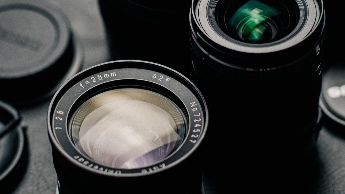50mm prime lens one of the best camera lenses for beginners
