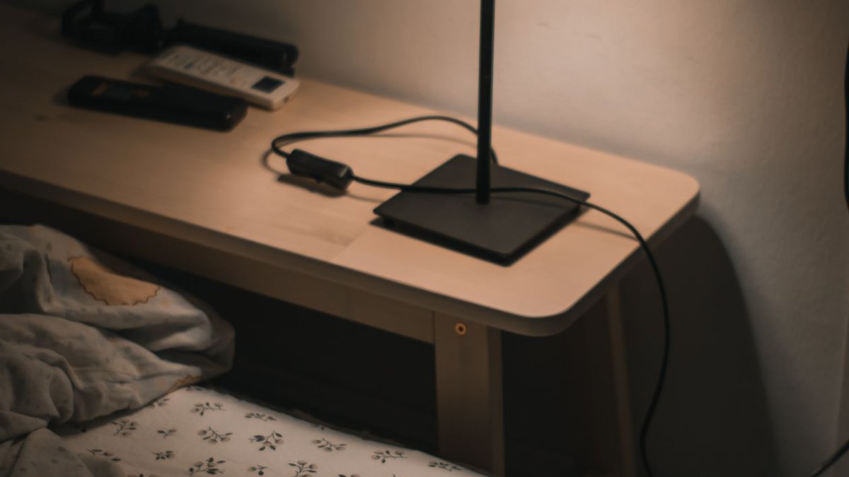 reading tablet with warm light for night reading