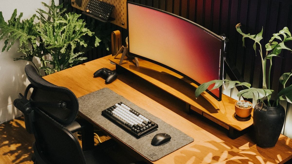 Standing desk and ergonomic accessories among best gifts for remote workers 2026