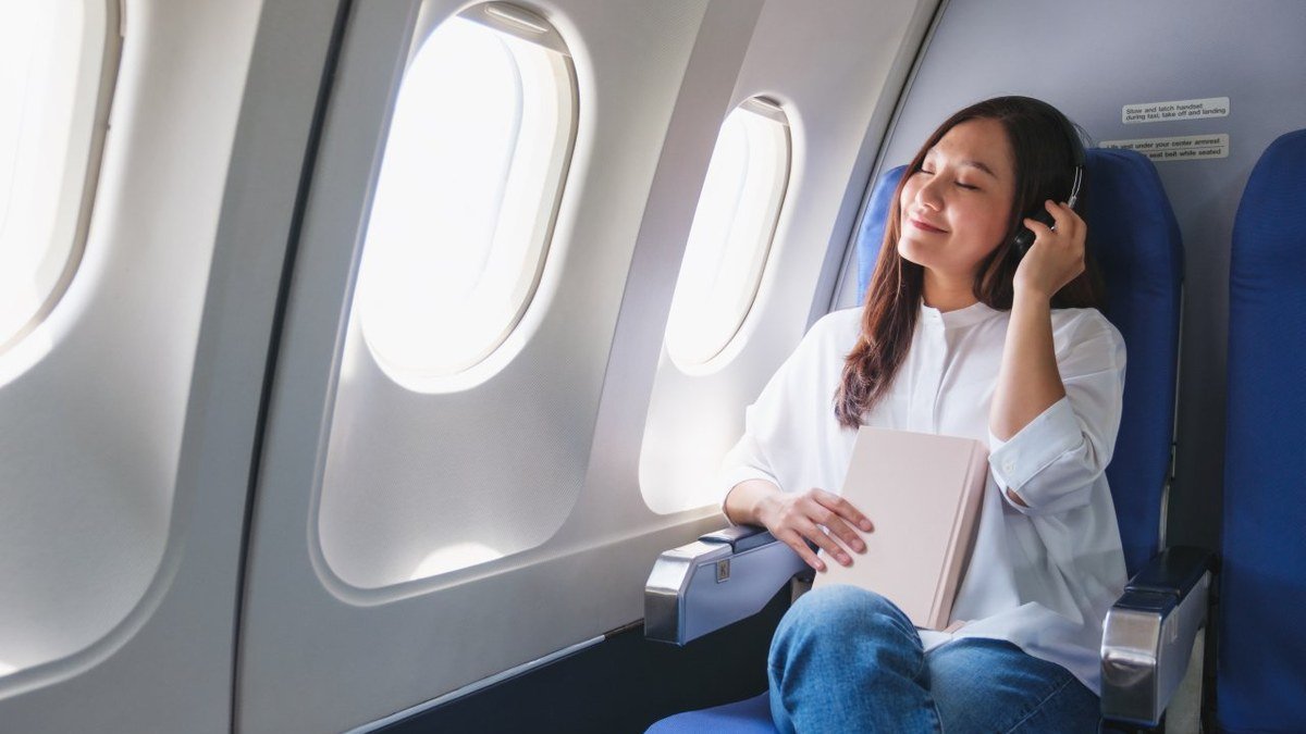 The Best Noise-Cancelling Headphones for People Who Want to Shut Out the World