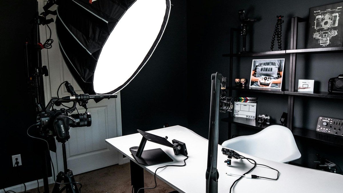 The Best Teleprompter App for Creators in 2026 — Free Options Are Actually Good
