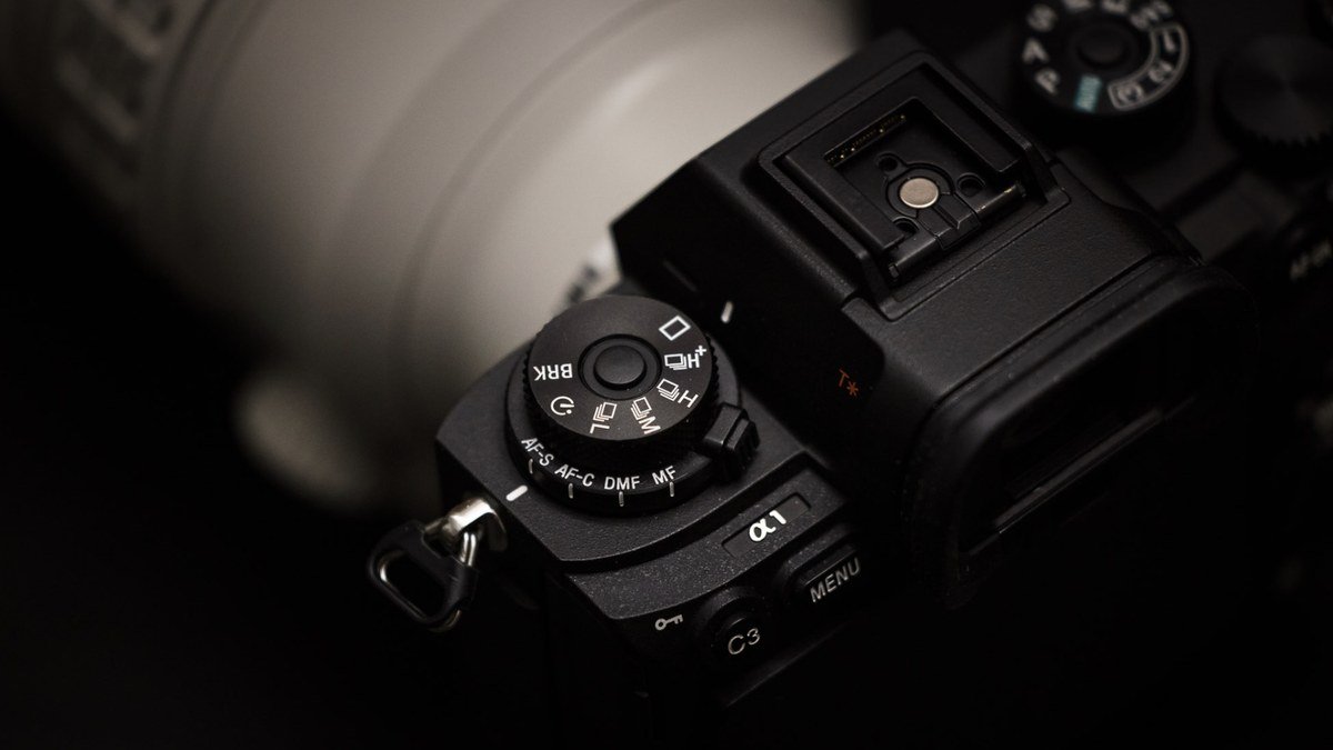 The Best Vlogging Camera of 2026 — It's Not What You Think