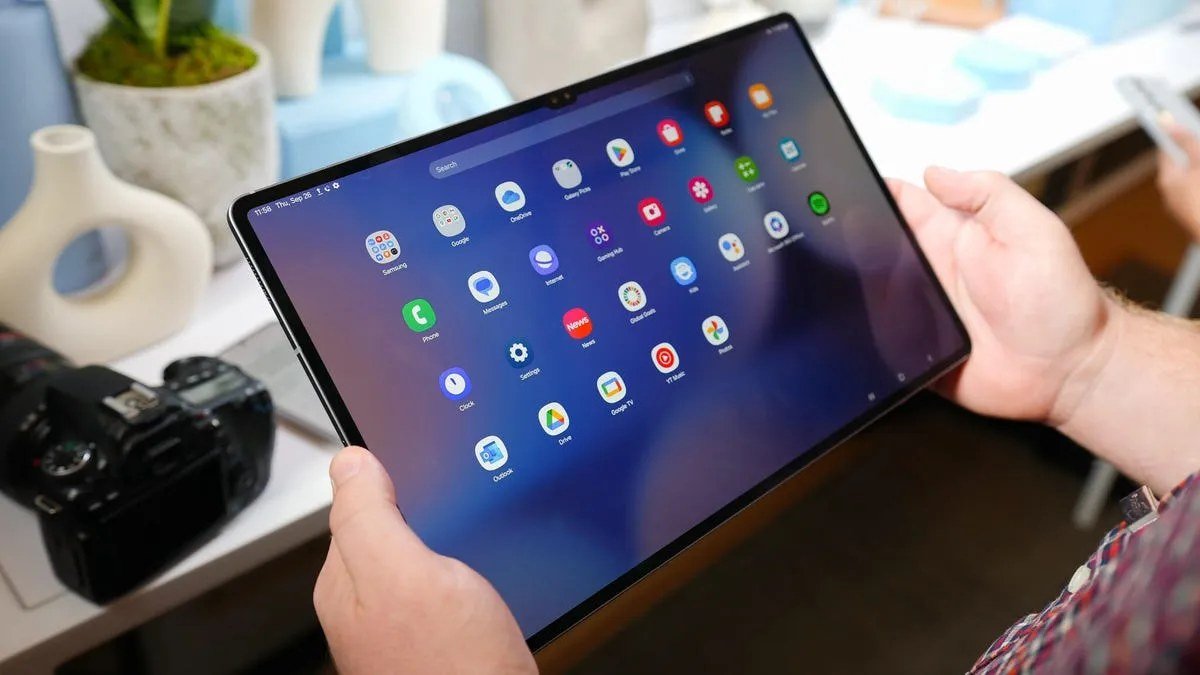 The OnePlus Pad 4 Lasts Two Days on a Charge — But Your Arms Might Hate You