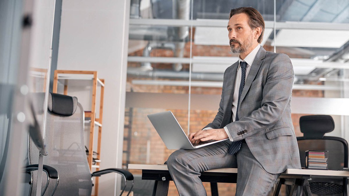 The Windows Laptop That Finally Went Crazy on Battery Life